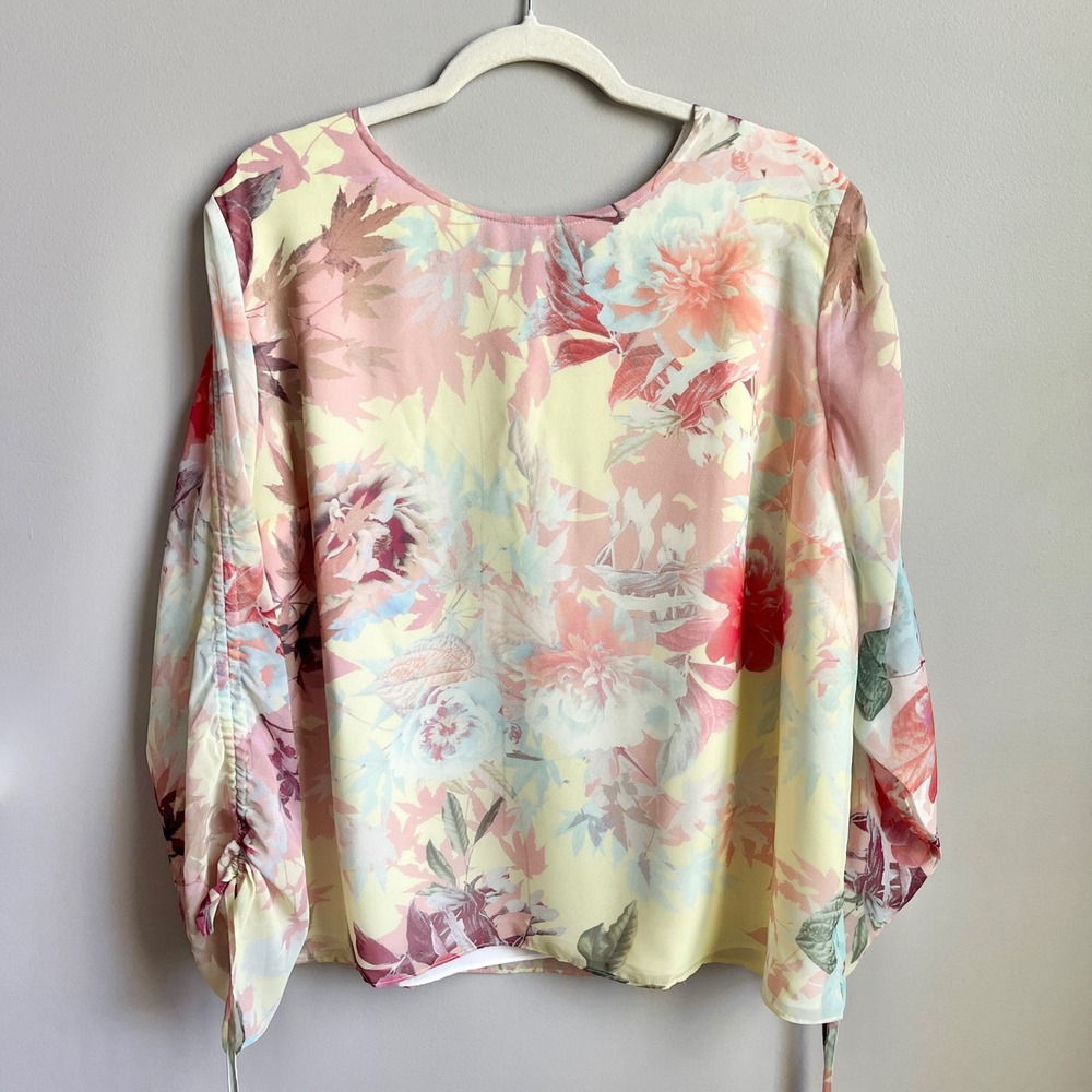 Vince Camuto Blouse Women's 1X Watercolor Floral NWOT Feminine Office Brunch Top